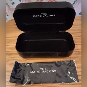 NWT Marc Jacobs Black Vegan XL Hard Clam Shell Glasses Travel Case & Wipe